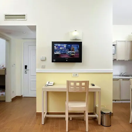 Comfortably Furnished Studio With Ac 6 Km From Feriehus *