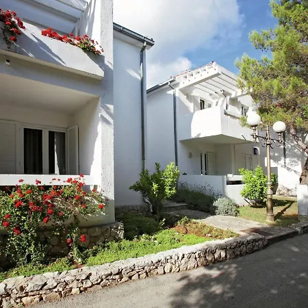 Comfortably Furnished Studio With Ac 6 Km From *